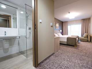 Отель Hotel Molo Resort Osiek Двухместный номер с 1 кроватью и террасой-3